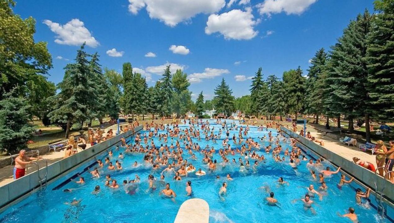 Palatinus Strand Baths - Ultimate Budapest